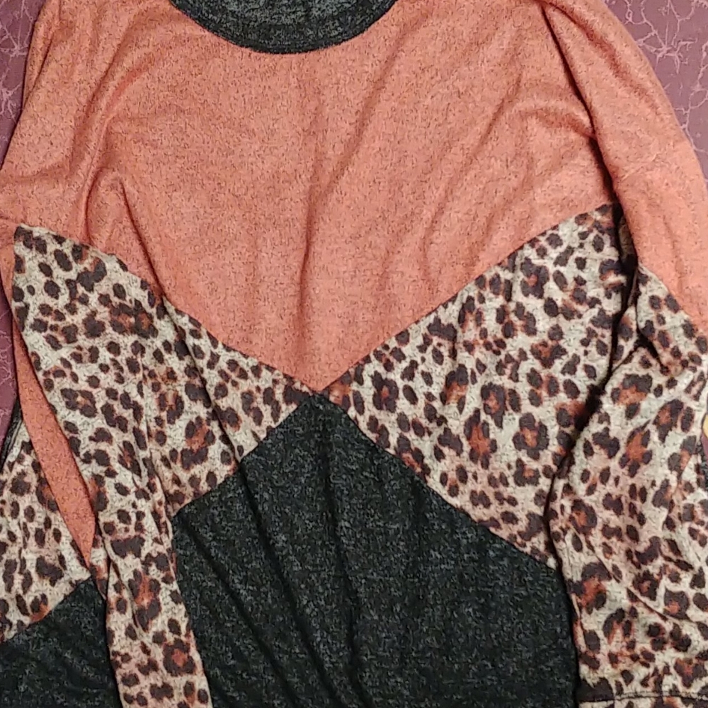 Women's leopard top